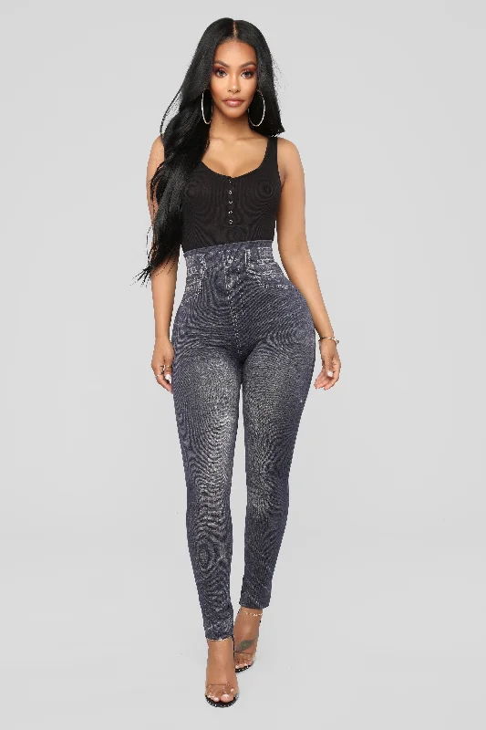 sports jacket outdoor life -Larissa Denim Print Leggings - Black