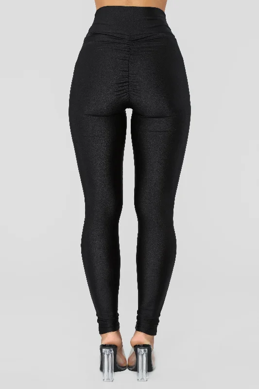 sports jacket sleek style -Focus On Me Ruched Leggings - Black